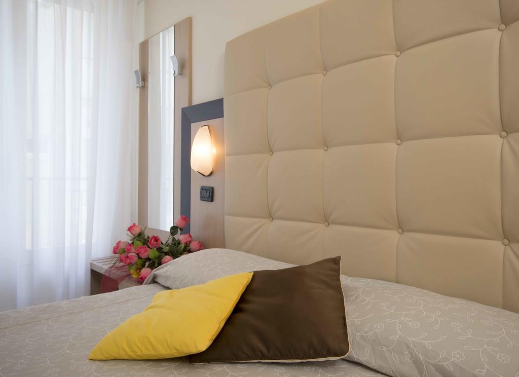 Hotel Veliero Римини Номер фото