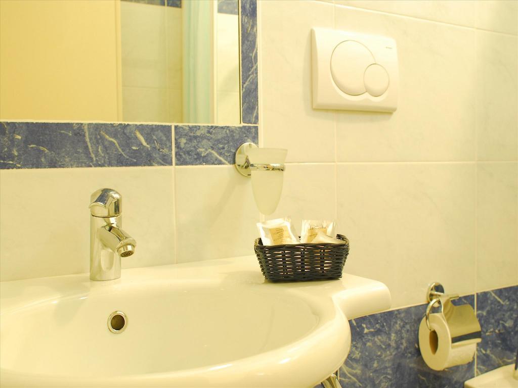 Hotel Veliero Римини Номер фото