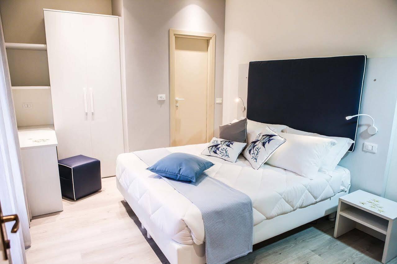 Hotel Veliero Римини Экстерьер фото