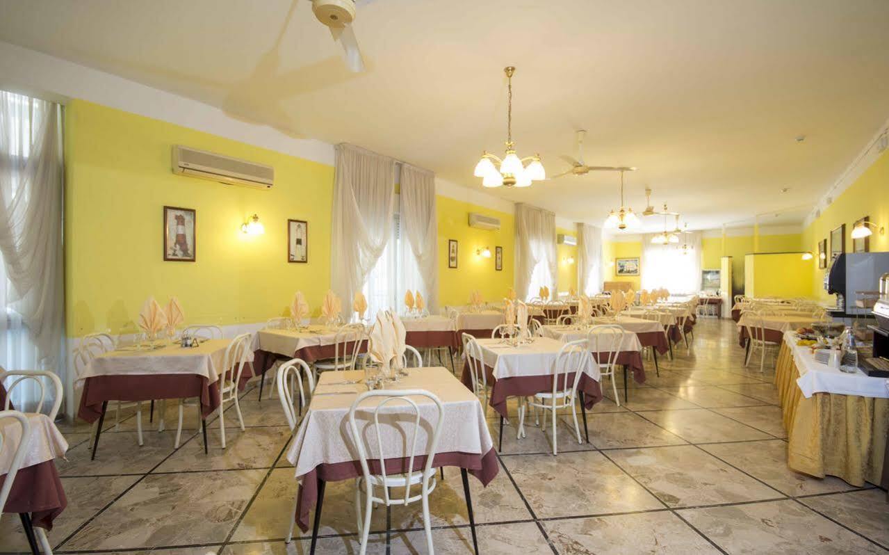 Hotel Veliero Римини Экстерьер фото