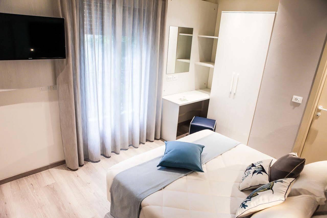 Hotel Veliero Римини Экстерьер фото